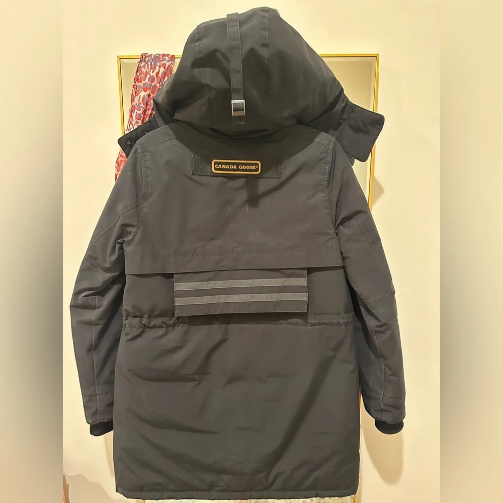 Canada Goose Coat - Picture 6 of 9
